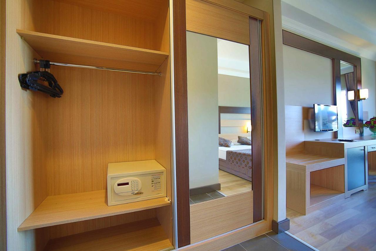 Taksim Daimon Suites Istanbul Bagian luar foto
